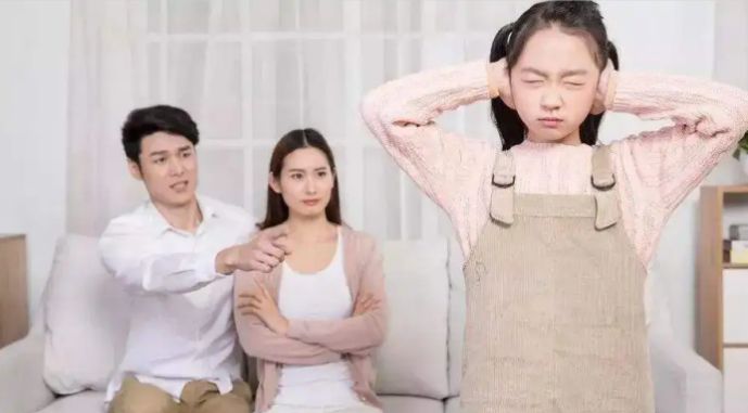 青少年行为偏激应该怎么办？